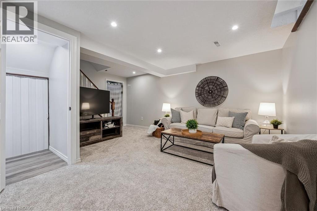 54 ROYAL ORCHARD Place - Image 29