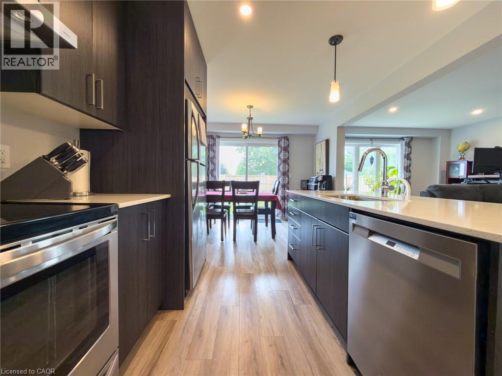 39 AMBER Street - 16