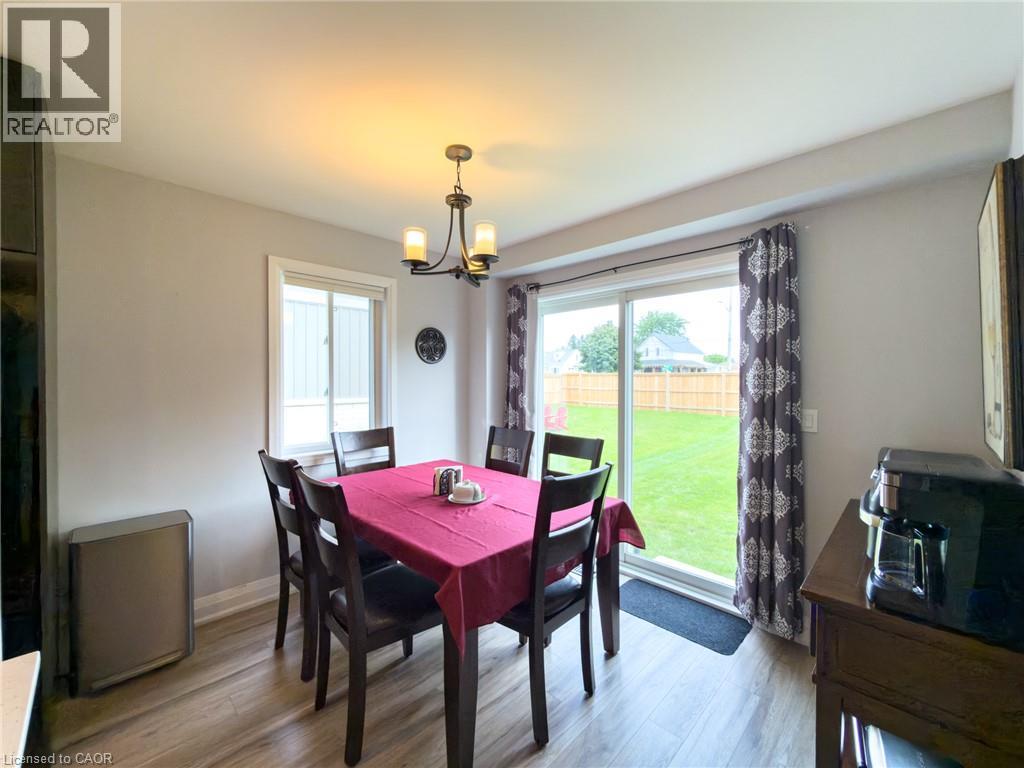 39 AMBER Street - 17