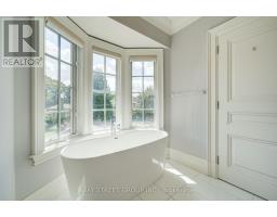 154 Munro Boulevard, Toronto, ON M2P1C8 Photo 24