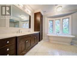 154 Munro Boulevard, Toronto, ON M2P1C8 Photo 33