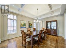 Family room - 154 Munro Boulevard, Toronto, ON M2P1C8 Photo 8