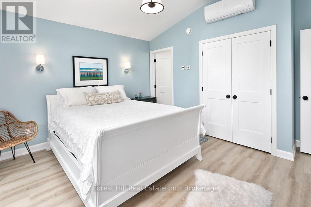 149 SIR WILLIAM'S LANE - Image 25