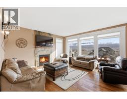 Kitchen - 1914 Ironwood Street, Kamloops, BC V2H0A6 Photo 6
