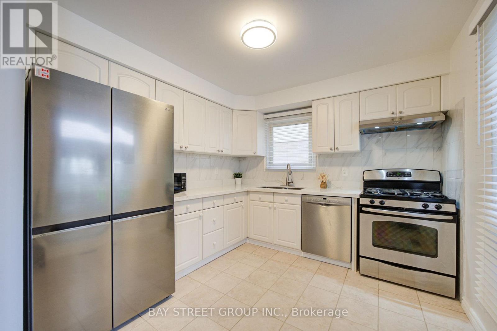10 HEMINGFORD PLACE - 13