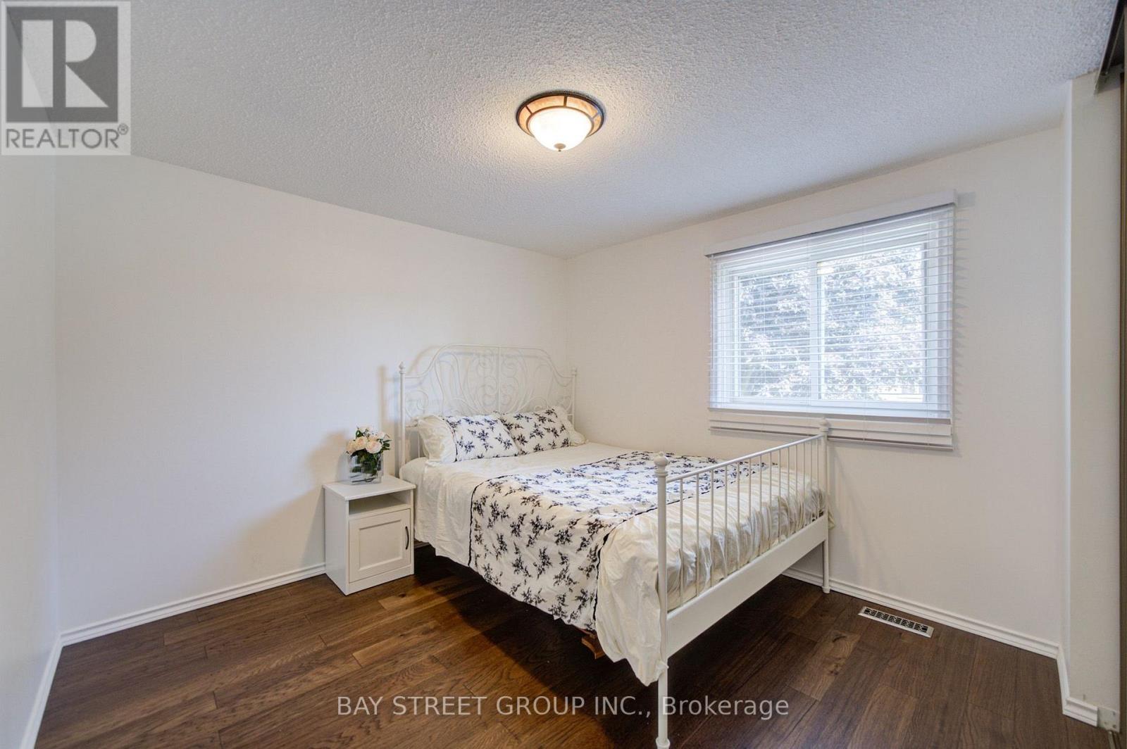 10 HEMINGFORD PLACE - Image 28