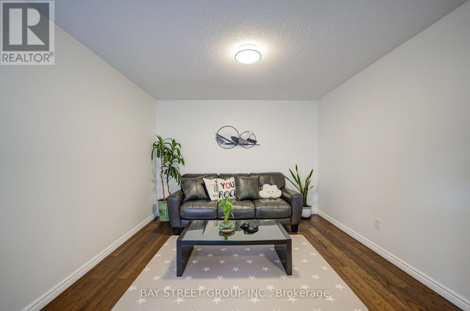 10 HEMINGFORD PLACE - Image 9