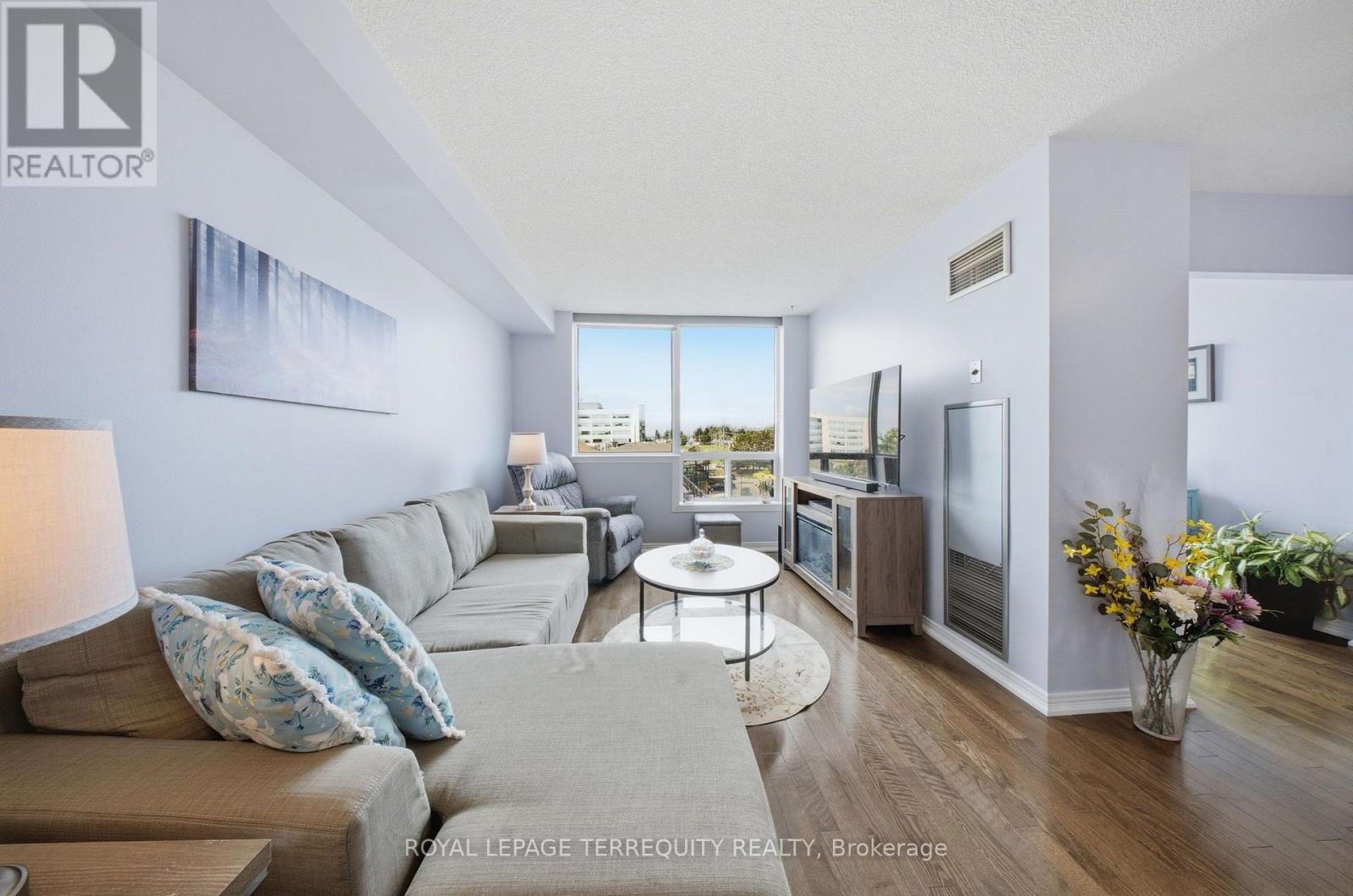 #606 711 ROSSLAND ROAD E - Image 11