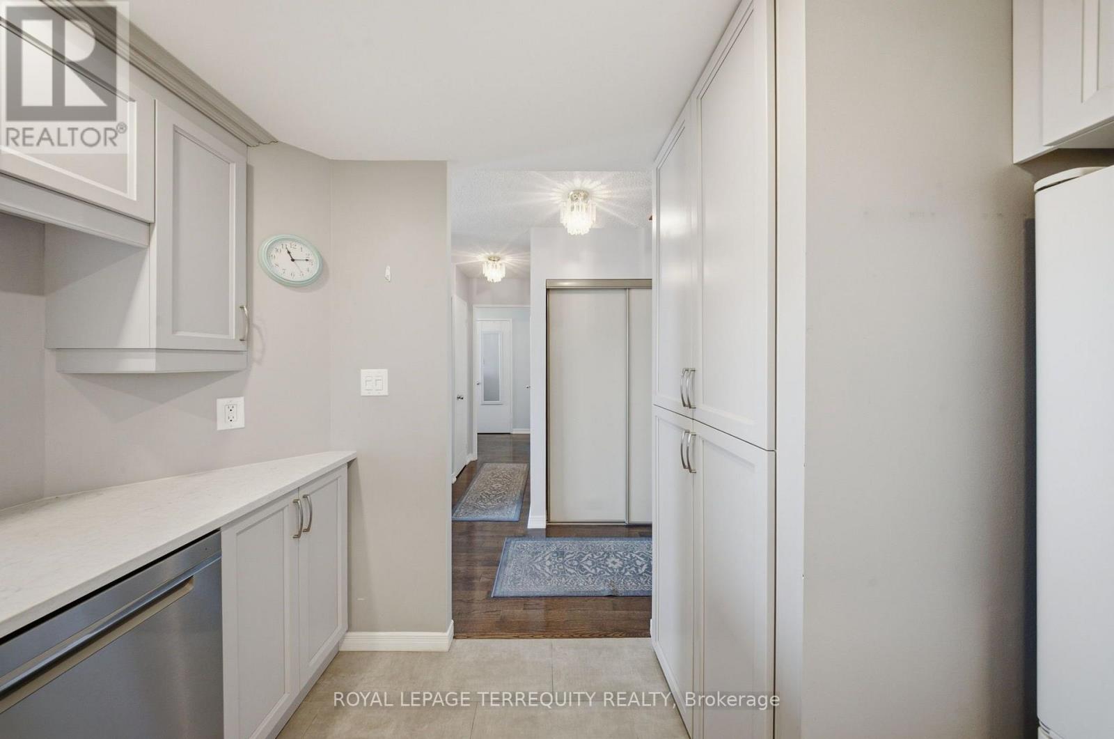 #606 711 ROSSLAND ROAD E - Image 8