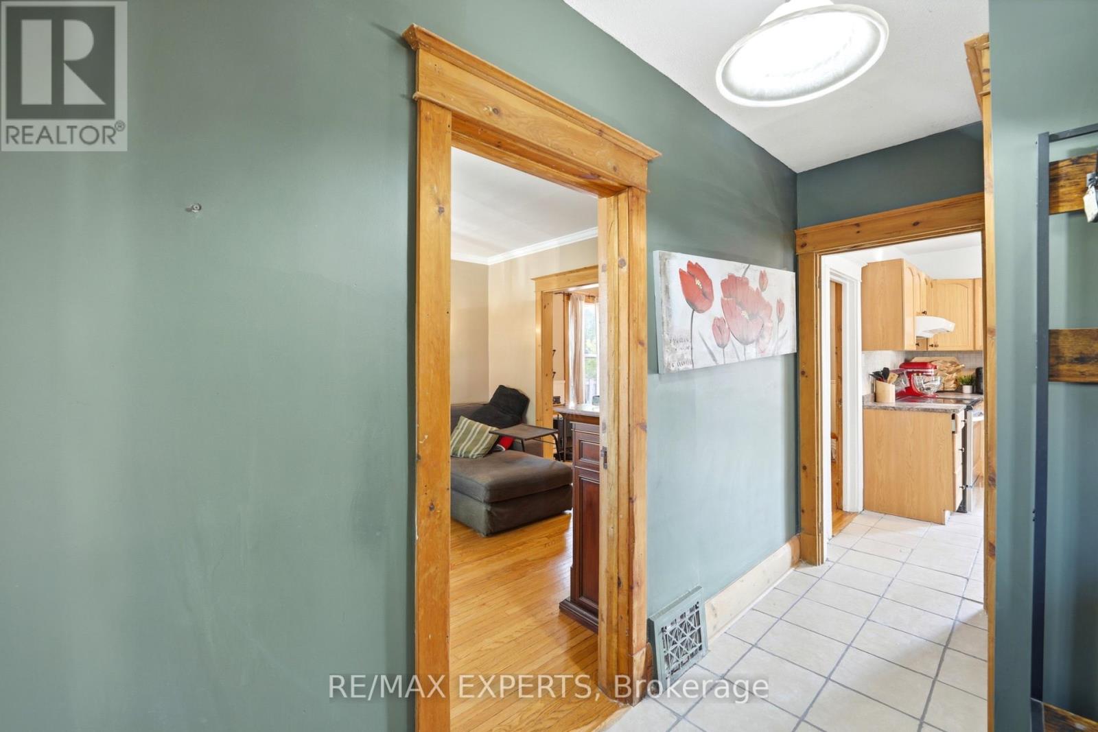 18 ROWE STREET - Image 9