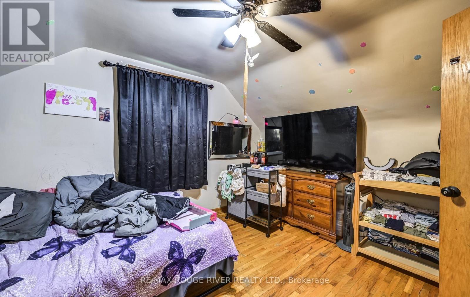 1106 GREEN STREET - 12