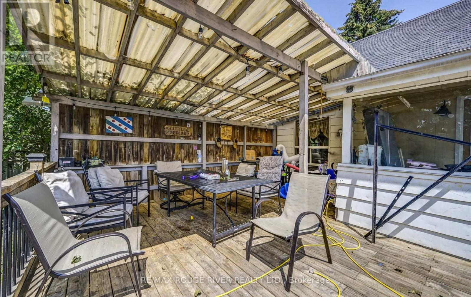 1106 GREEN STREET - Image 35
