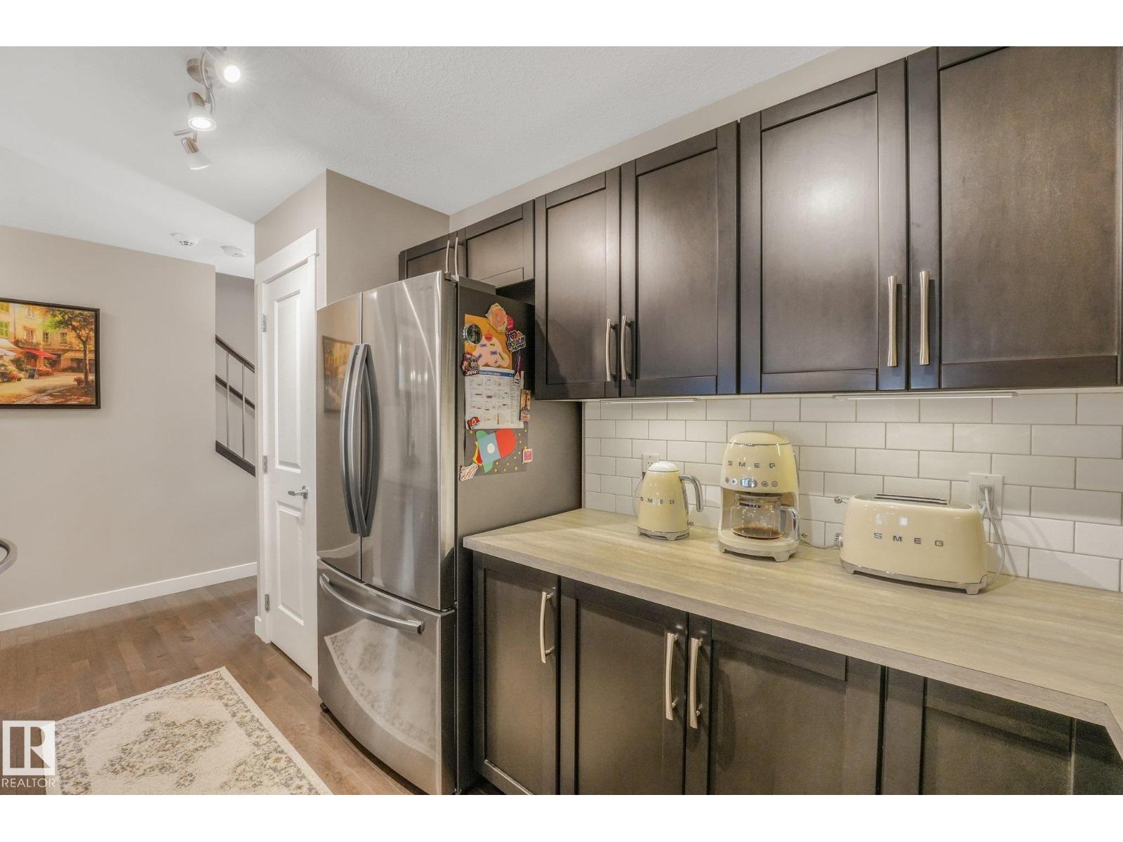 9844 220 ST NW - 15
