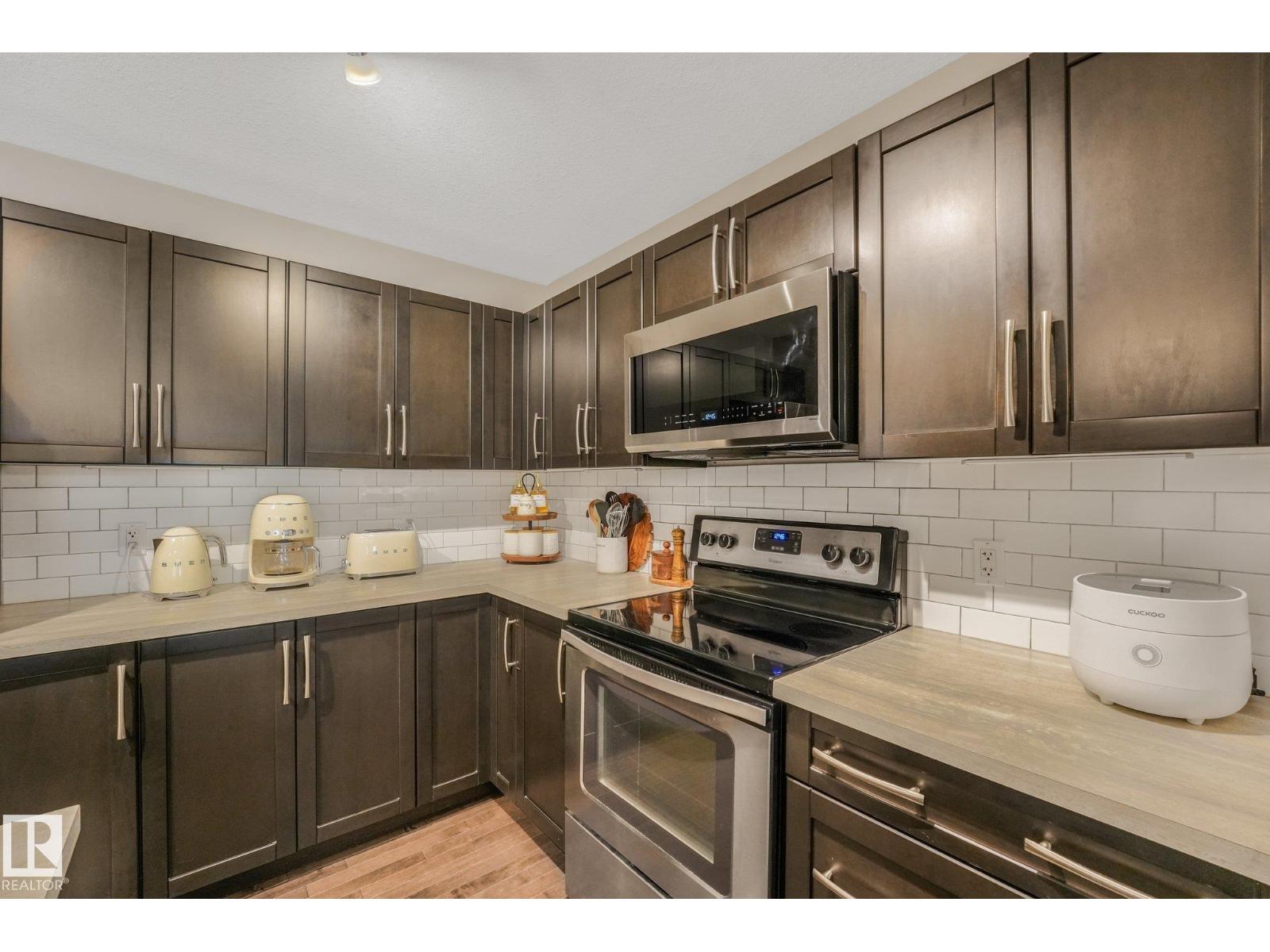 9844 220 ST NW - 16