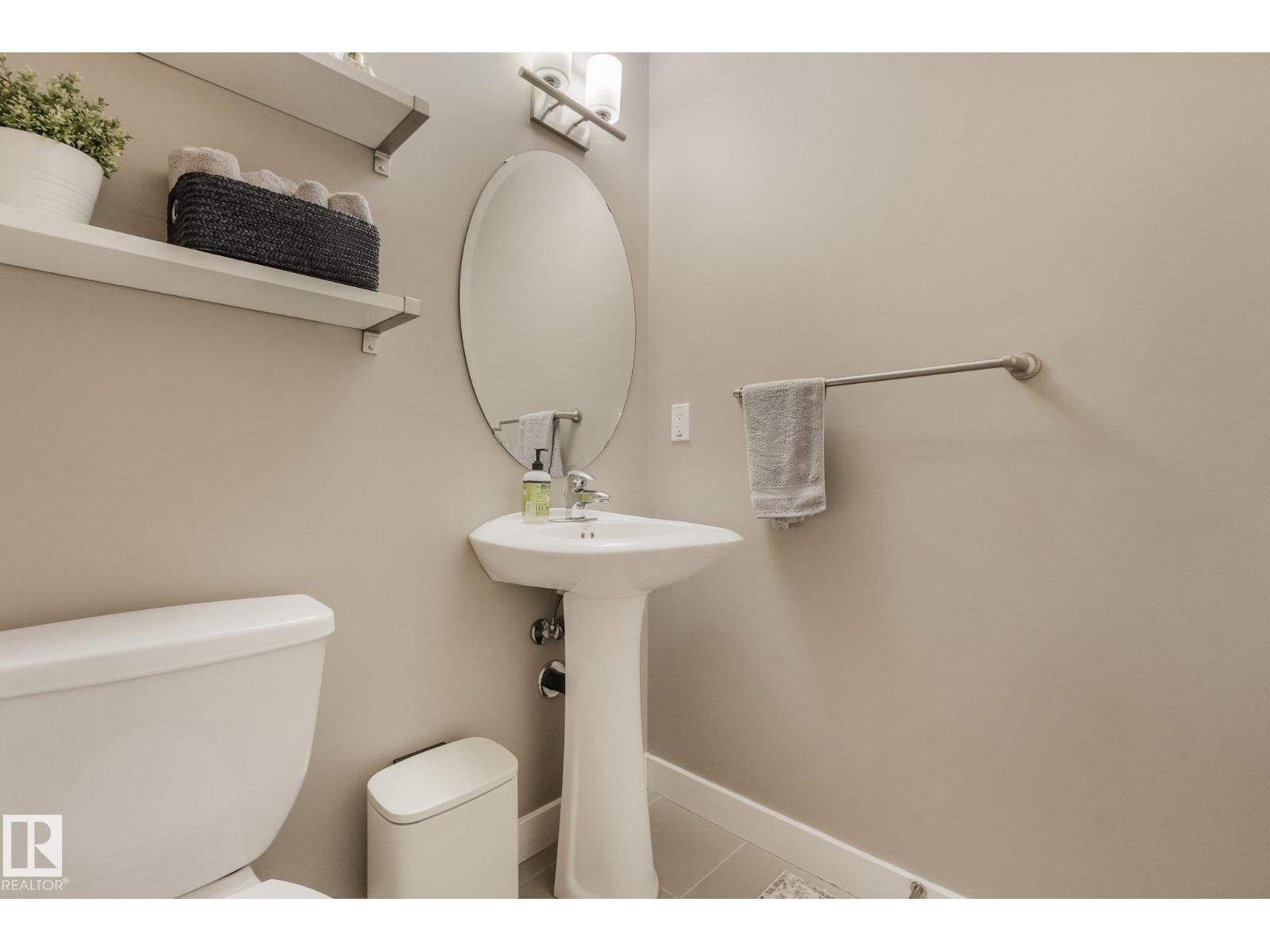 9844 220 ST NW - 26