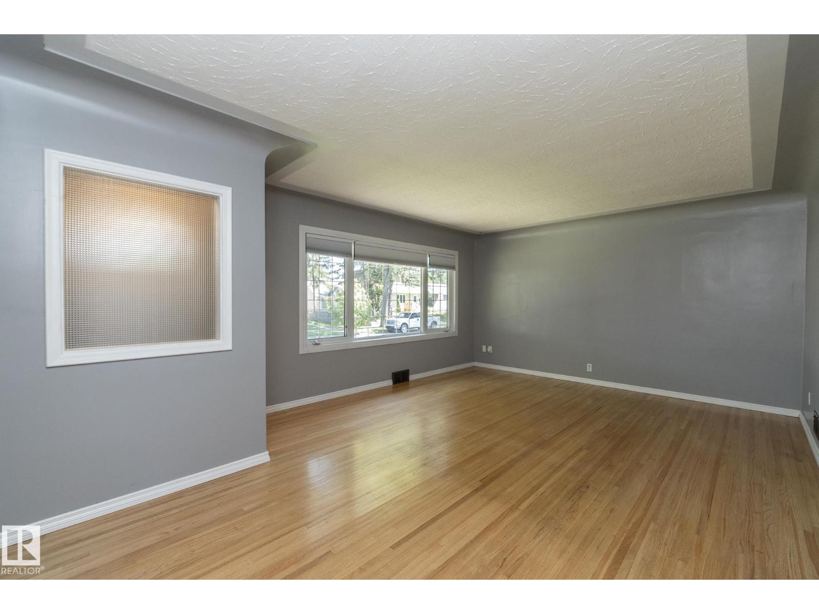 12322 94 ST NW - Image 16