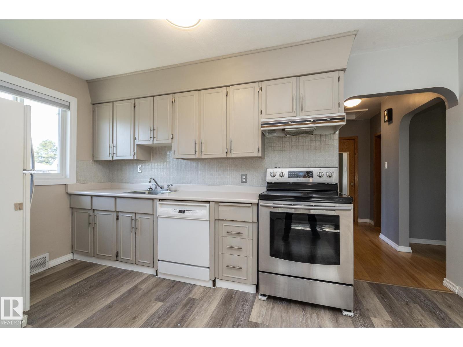 12322 94 ST NW - 2