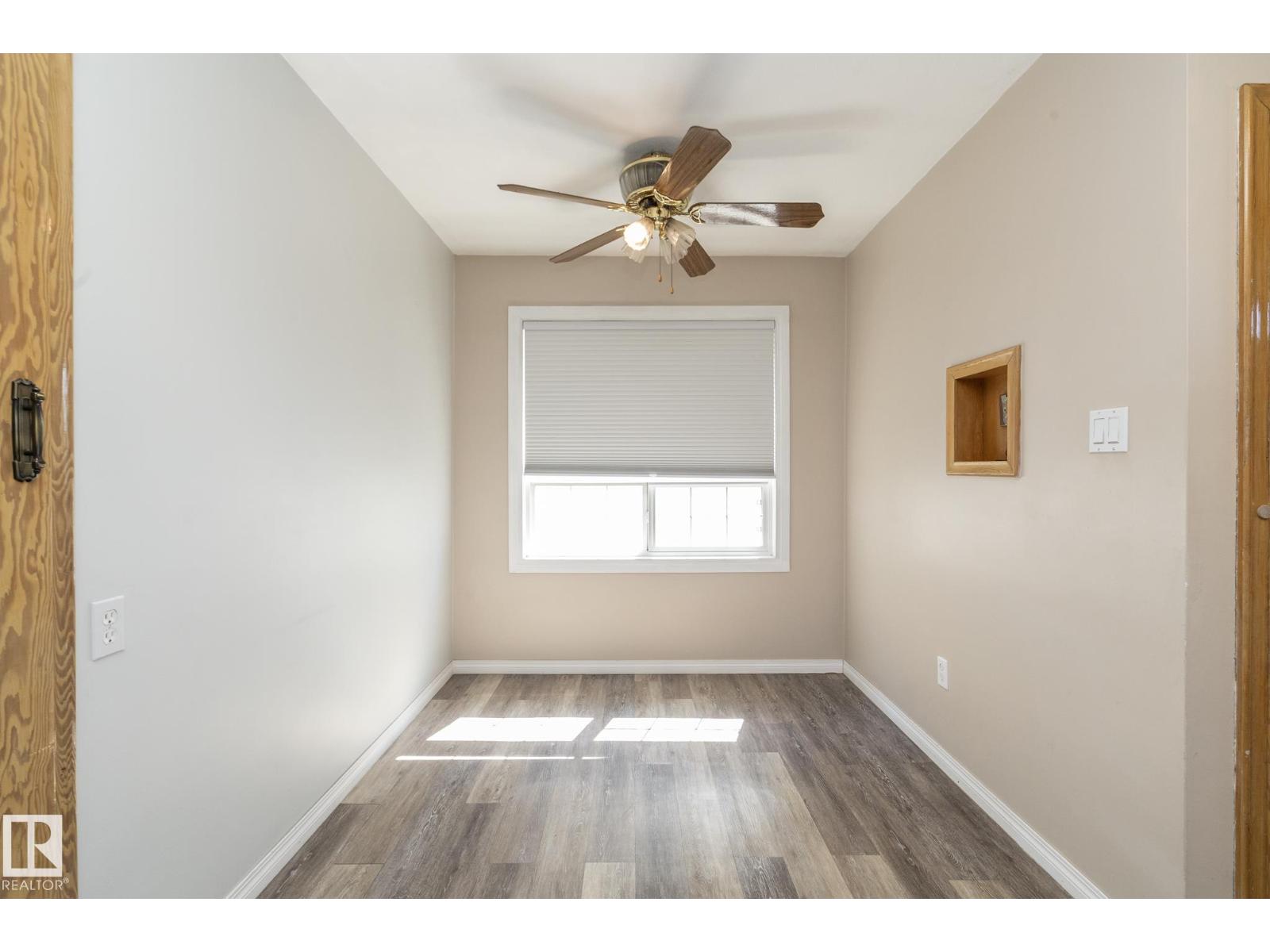 12322 94 ST NW - Image 24