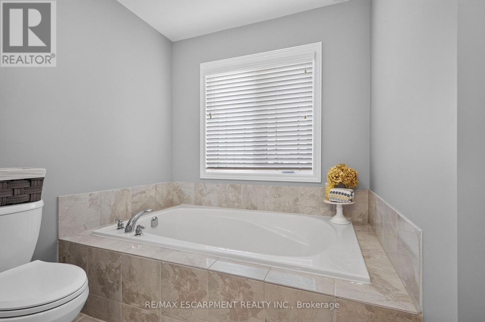 5 NARBONNE CRESCENT - Image 36
