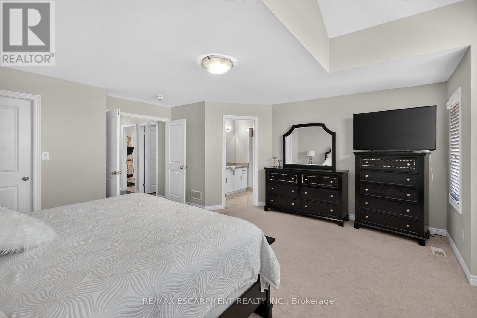 5 NARBONNE CRESCENT - Image 34
