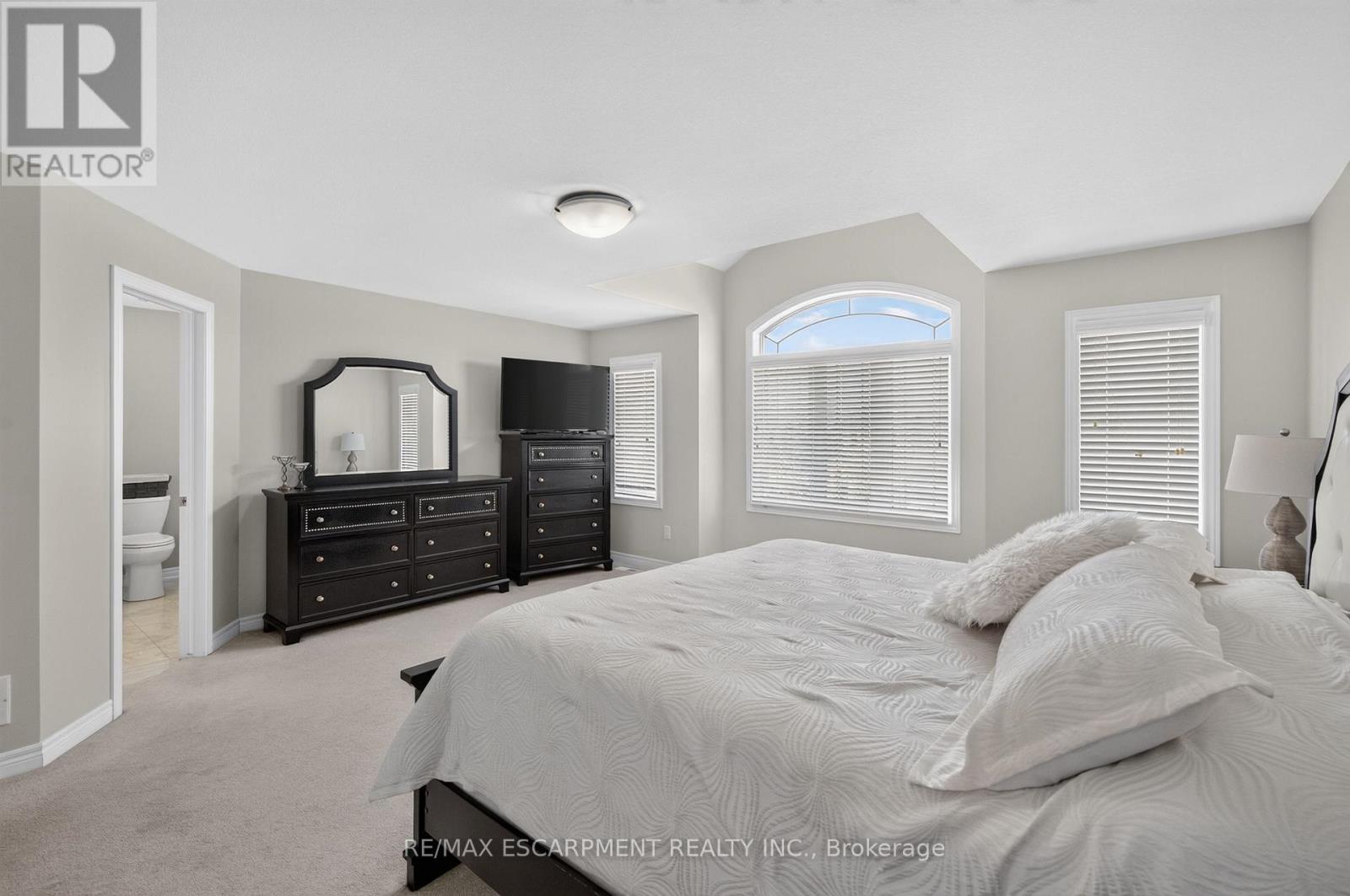 5 NARBONNE CRESCENT - Image 33