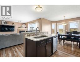4pc Bathroom - 459 Citadel Meadow Bay Nw, Calgary, AB T3G4Z2 Photo 6