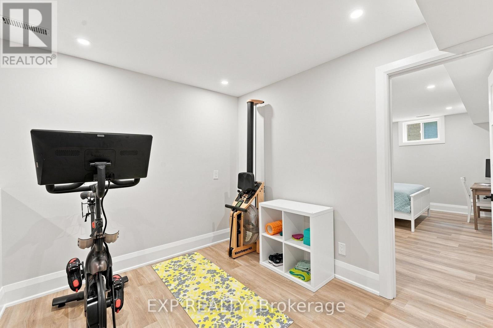 29 BECKETT AVENUE - 32
