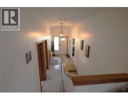 Full ensuite bathroom - 302 5th Street Nw, Nakusp, BC V0G1R0 Photo 11