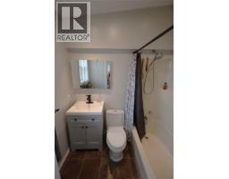 Kitchen - 302 5th Street Nw, Nakusp, BC V0G1R0 Photo 15