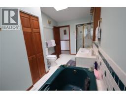 302 5th Street Nw, Nakusp, BC V0G1R0 Photo 19