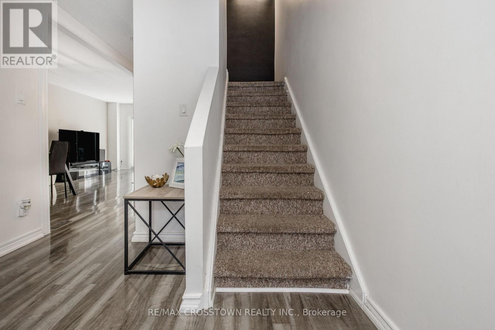 #32 52 ADELAIDE STREET - Image 22