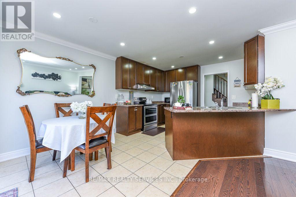 22 ROBERT PARKINSON DRIVE W - 17