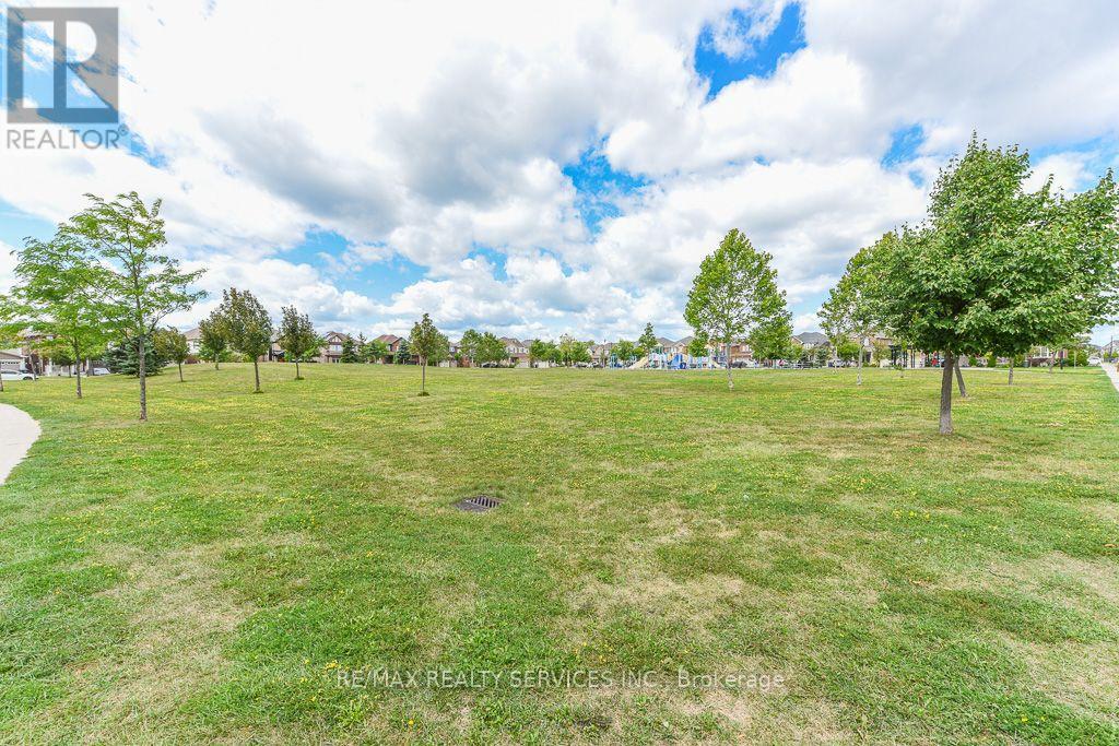 22 ROBERT PARKINSON DRIVE W - 45
