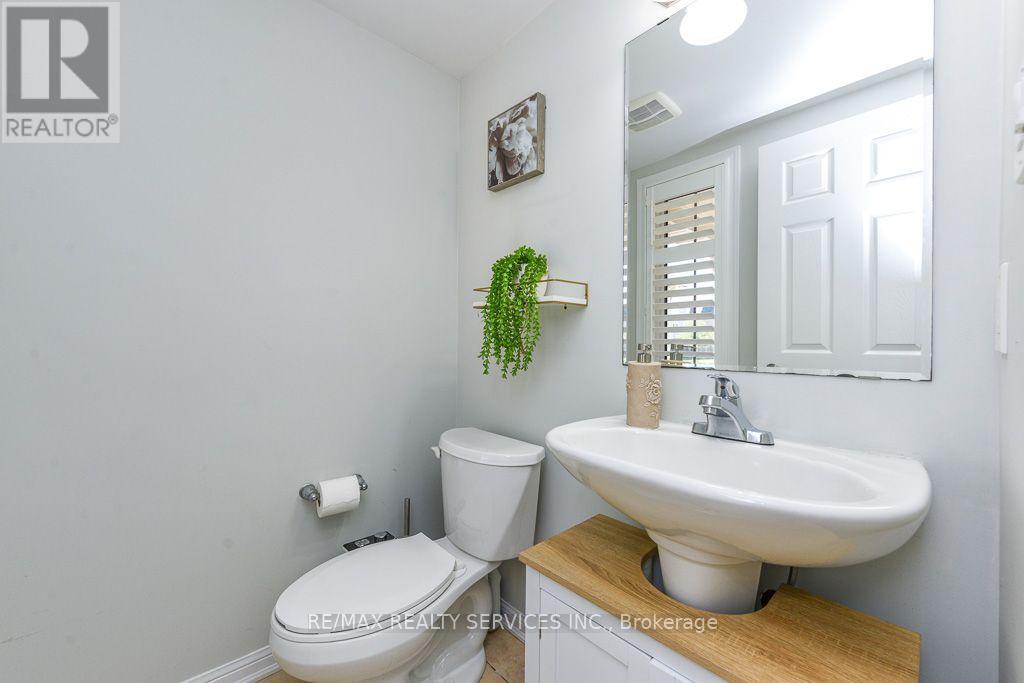 22 ROBERT PARKINSON DRIVE W - 6