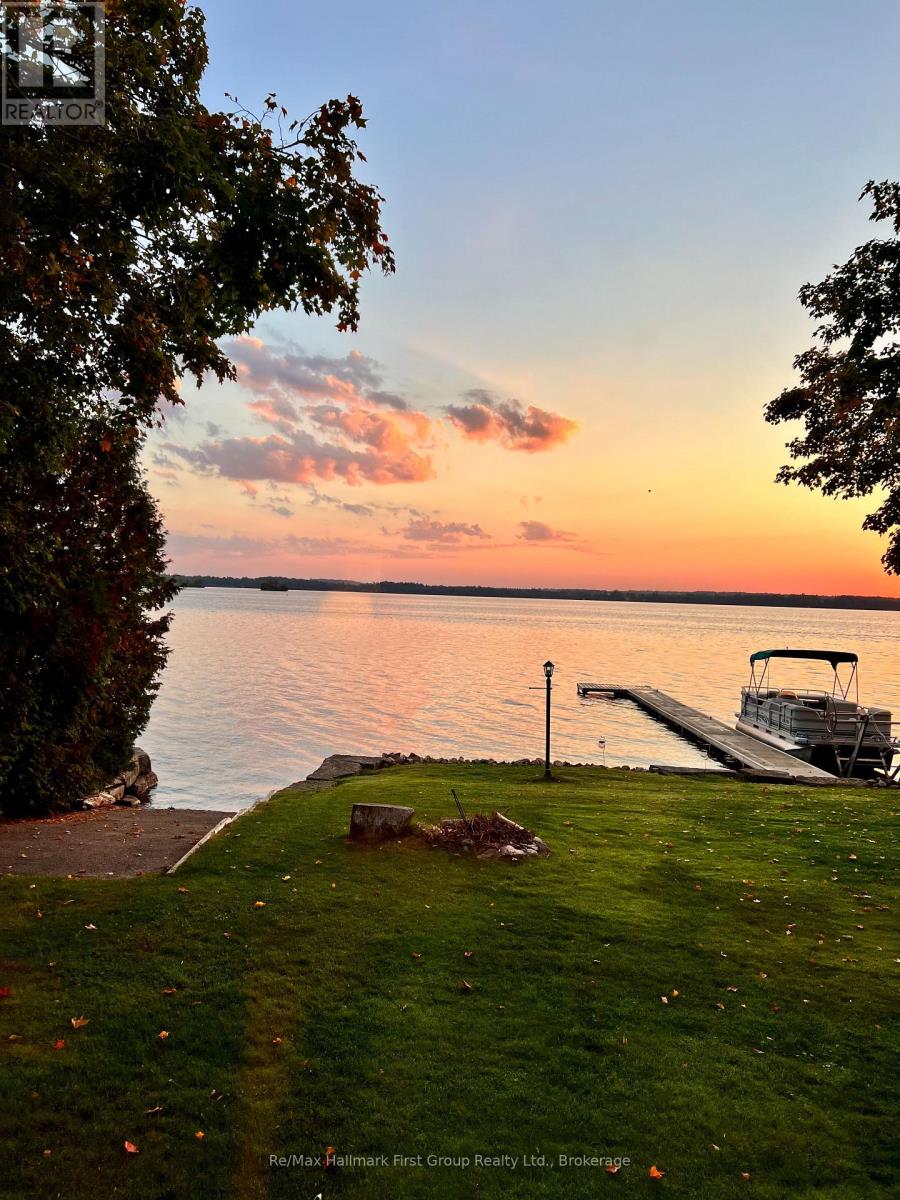 210 WRENHAVEN ROAD - 35