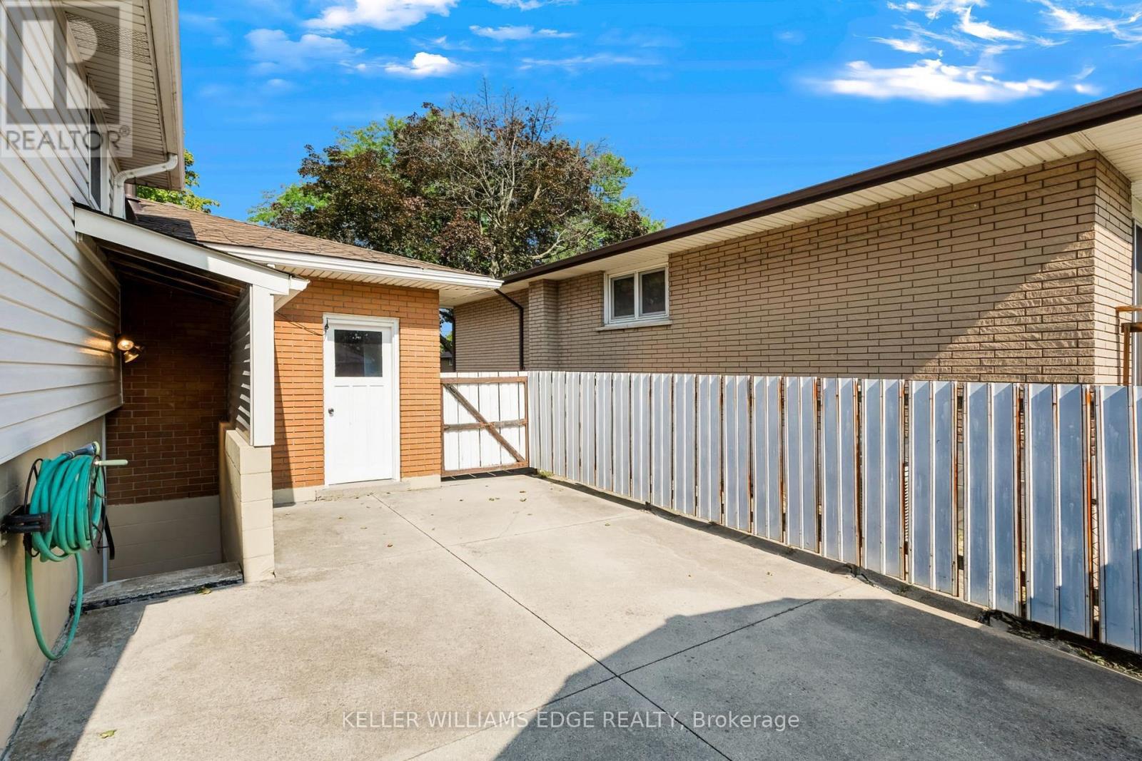 35 BURRWOOD DRIVE - 43