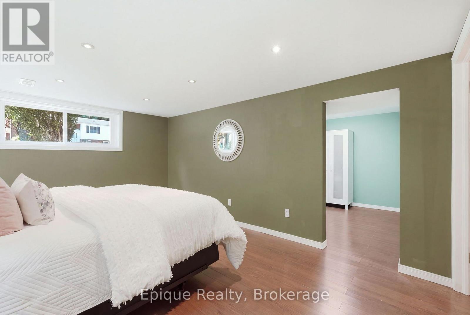 24 BRAE CREST DRIVE - 22