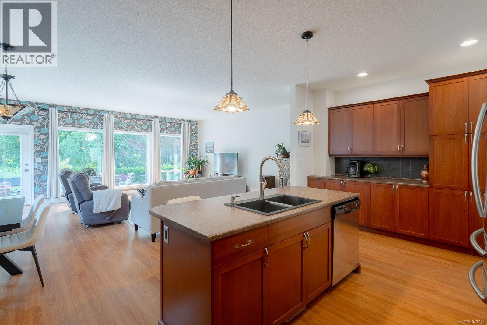 3744 Cavendish Blvd - 11