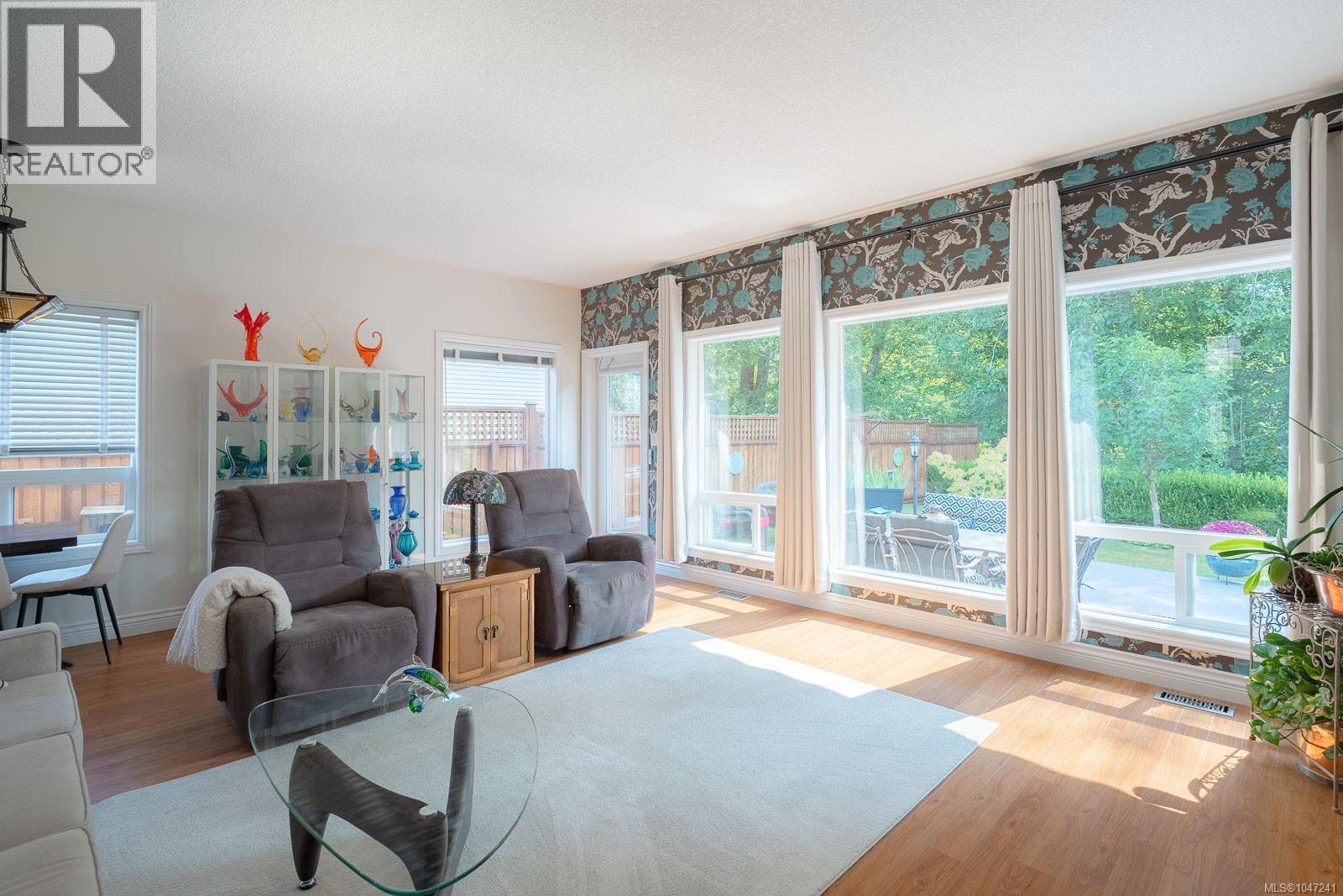 3744 Cavendish Blvd - 17
