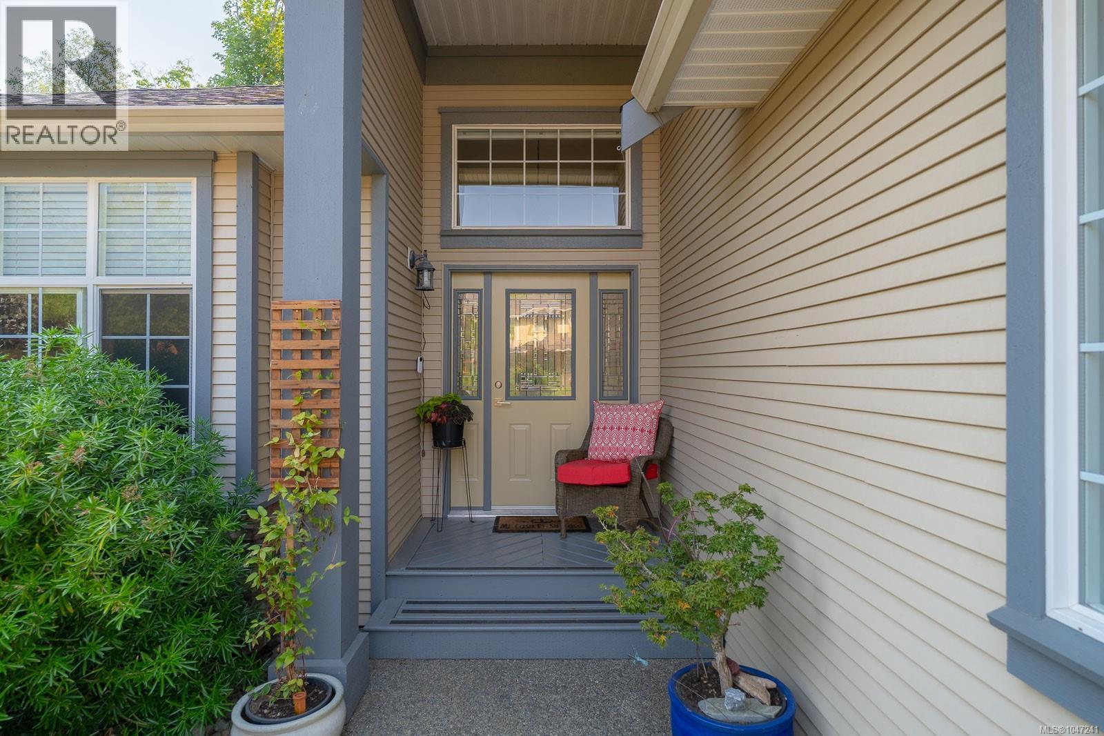 3744 Cavendish Blvd - 2