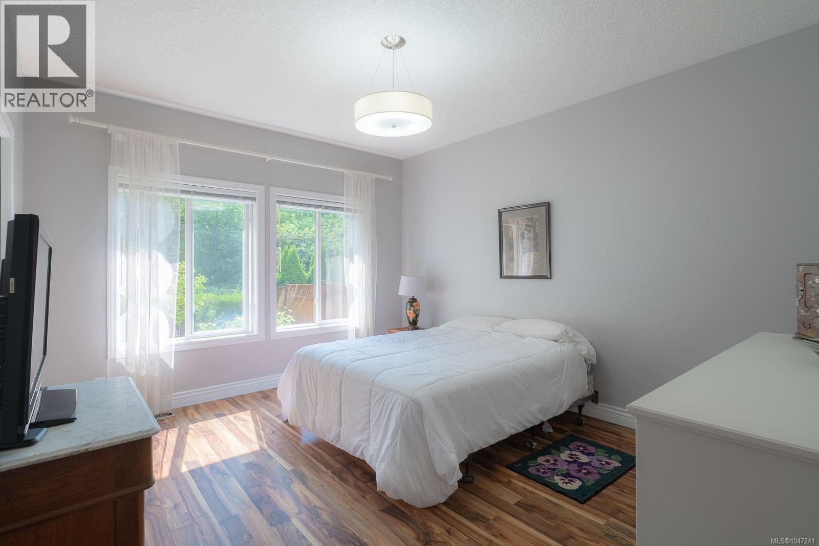 3744 Cavendish Blvd - Image 23