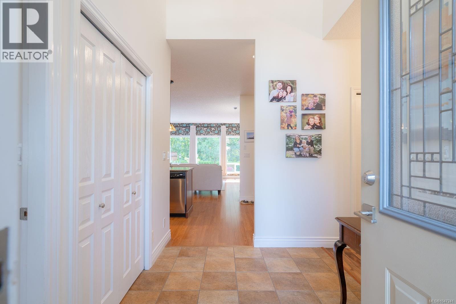 3744 Cavendish Blvd - 3
