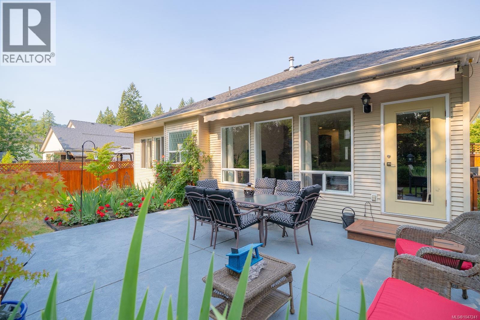 3744 Cavendish Blvd - Image 30