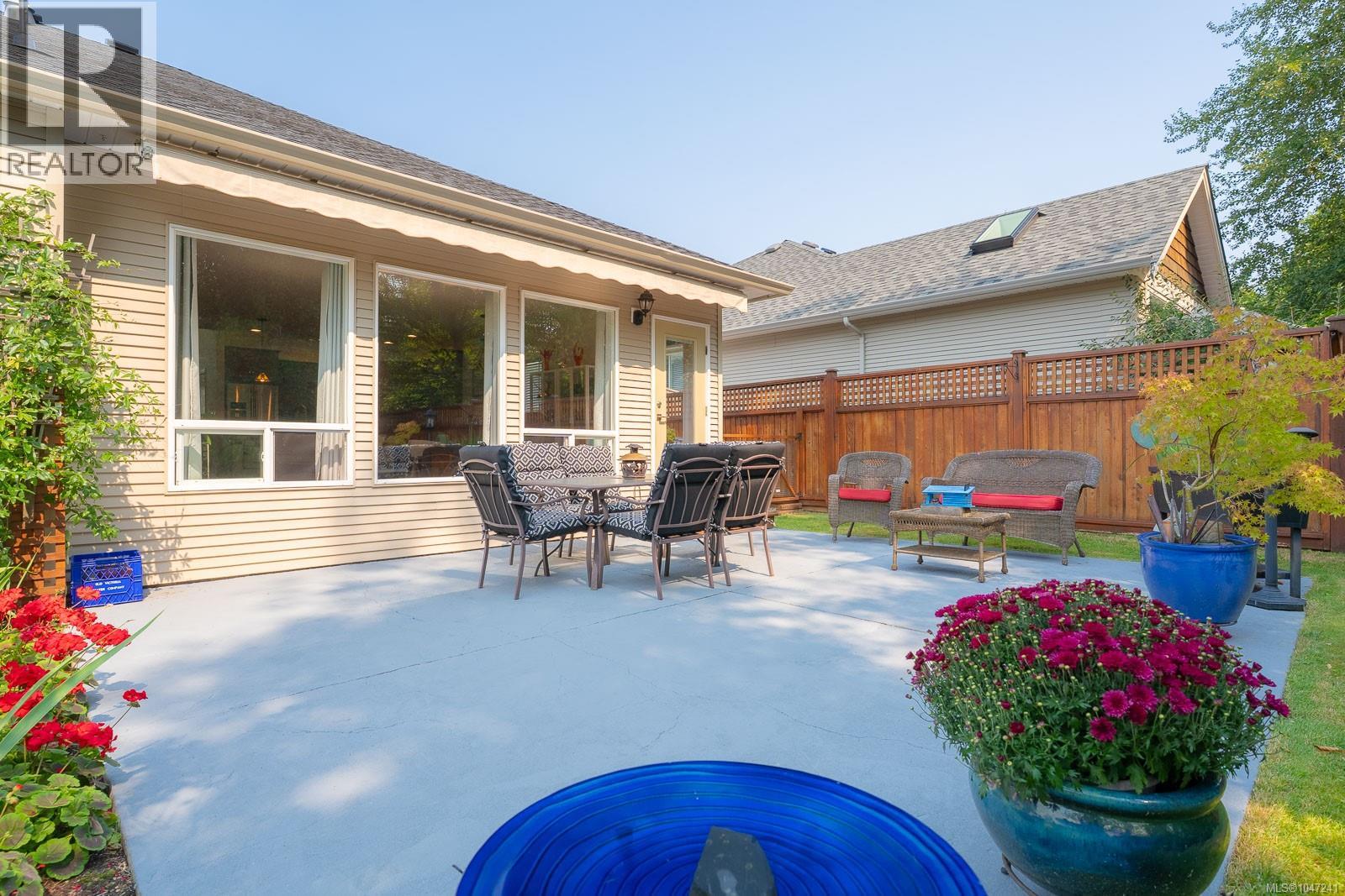 3744 Cavendish Blvd - 33