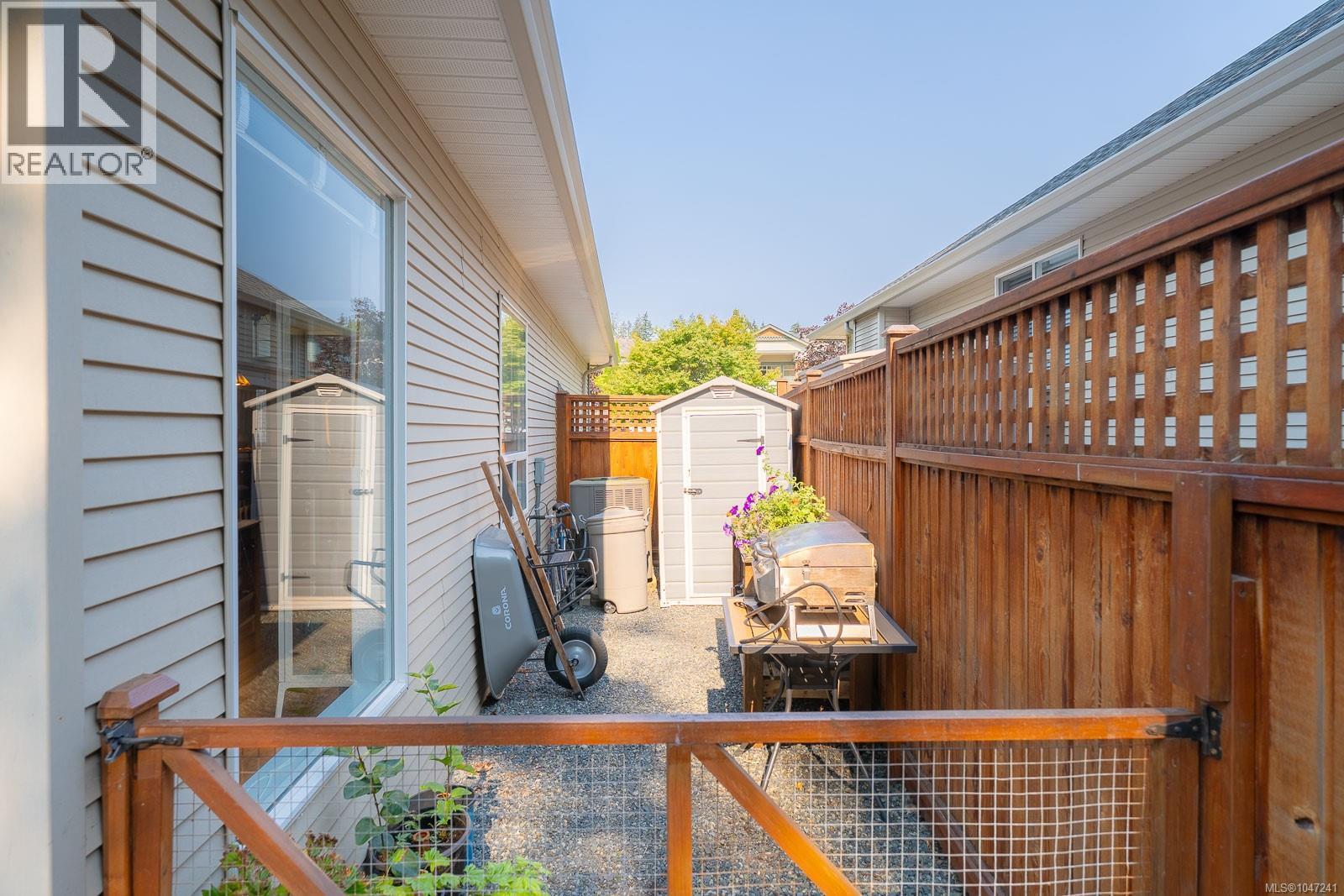 3744 Cavendish Blvd - 41