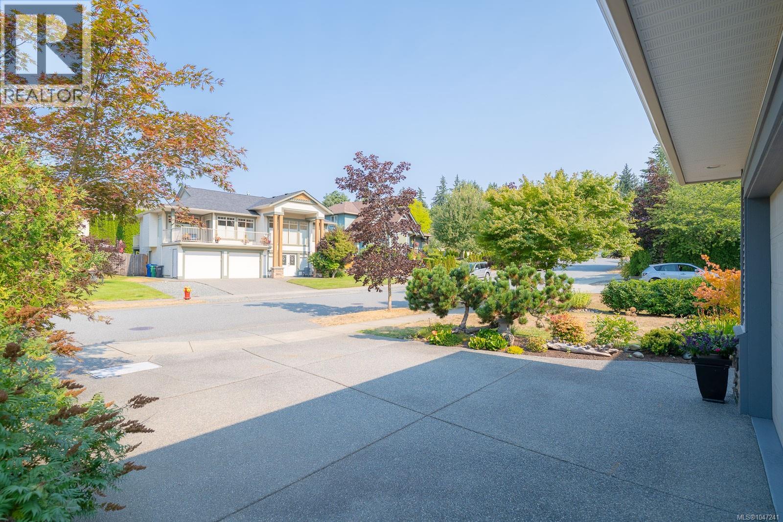 3744 Cavendish Blvd - 43