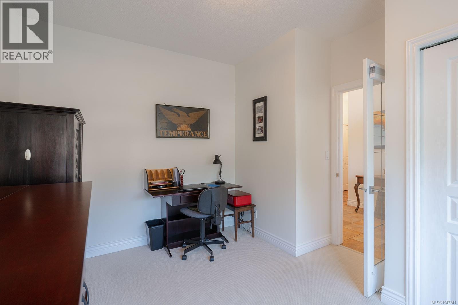3744 Cavendish Blvd - 6