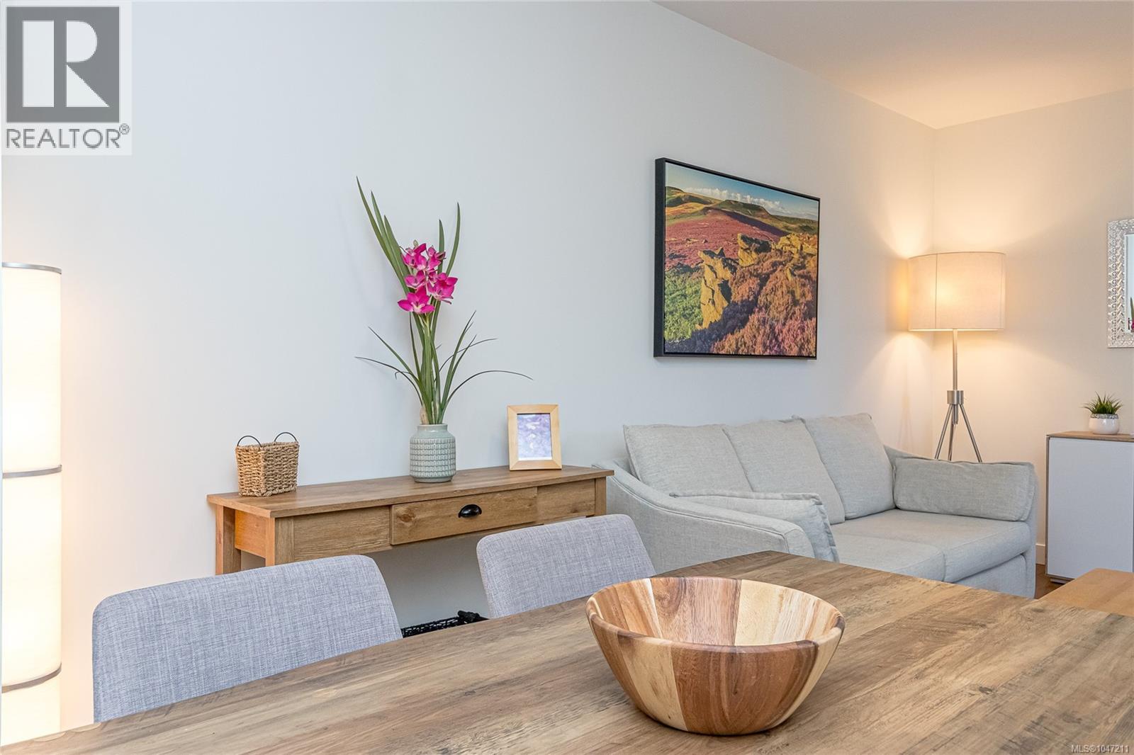 4701 Ambience Dr - 52