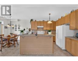 64 Legion Way, Essa, ON L0M1B5 Photo 9