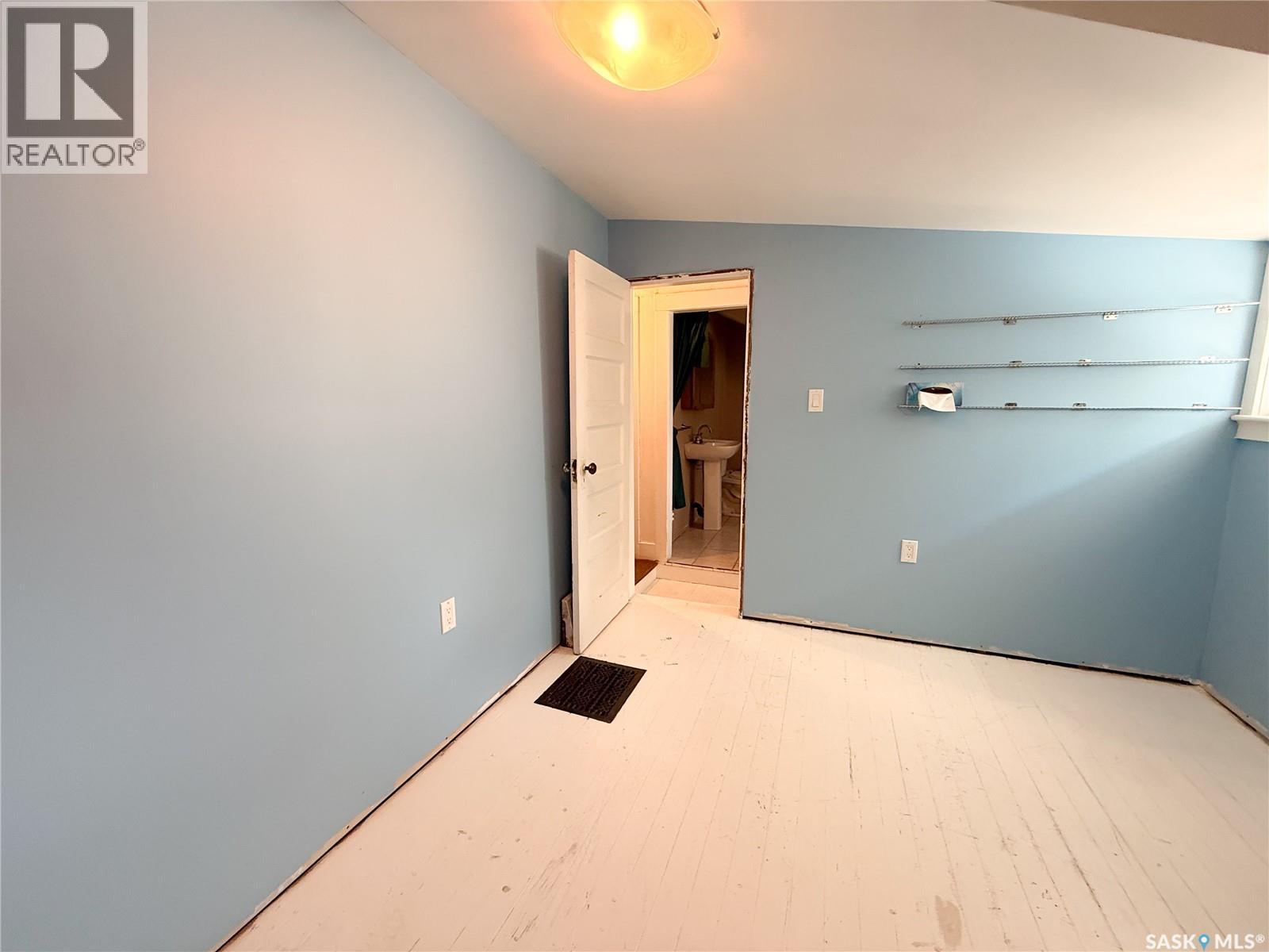 512 1st STREET W - 20